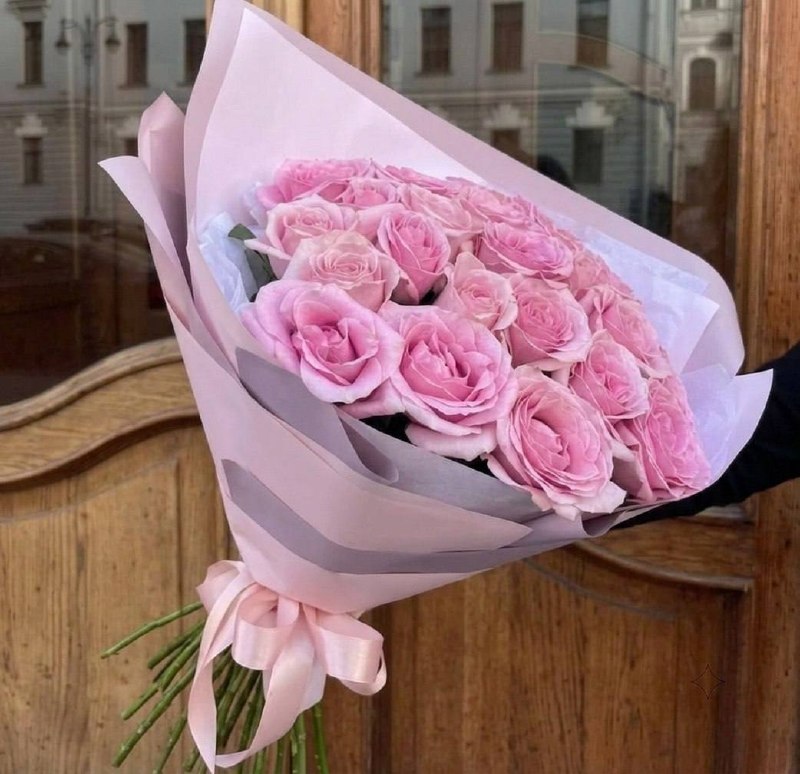 Моно-букет из розовых роз